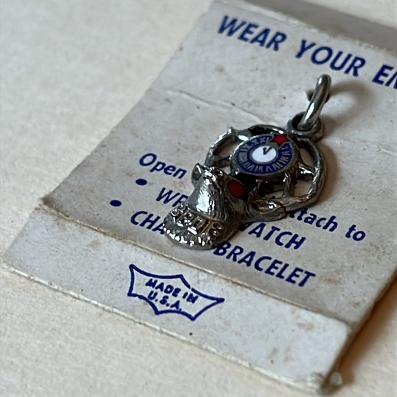 Vintage BENEVOLENT AND PROTECTIVE ORDER  OF ELKS BPOE LAPEL PIN RED EYES - Picture 2 of 7